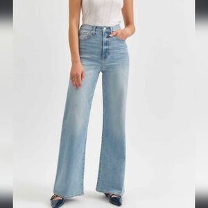 NWOT Daze Denim High Wide-Leg Distressed Jeans
